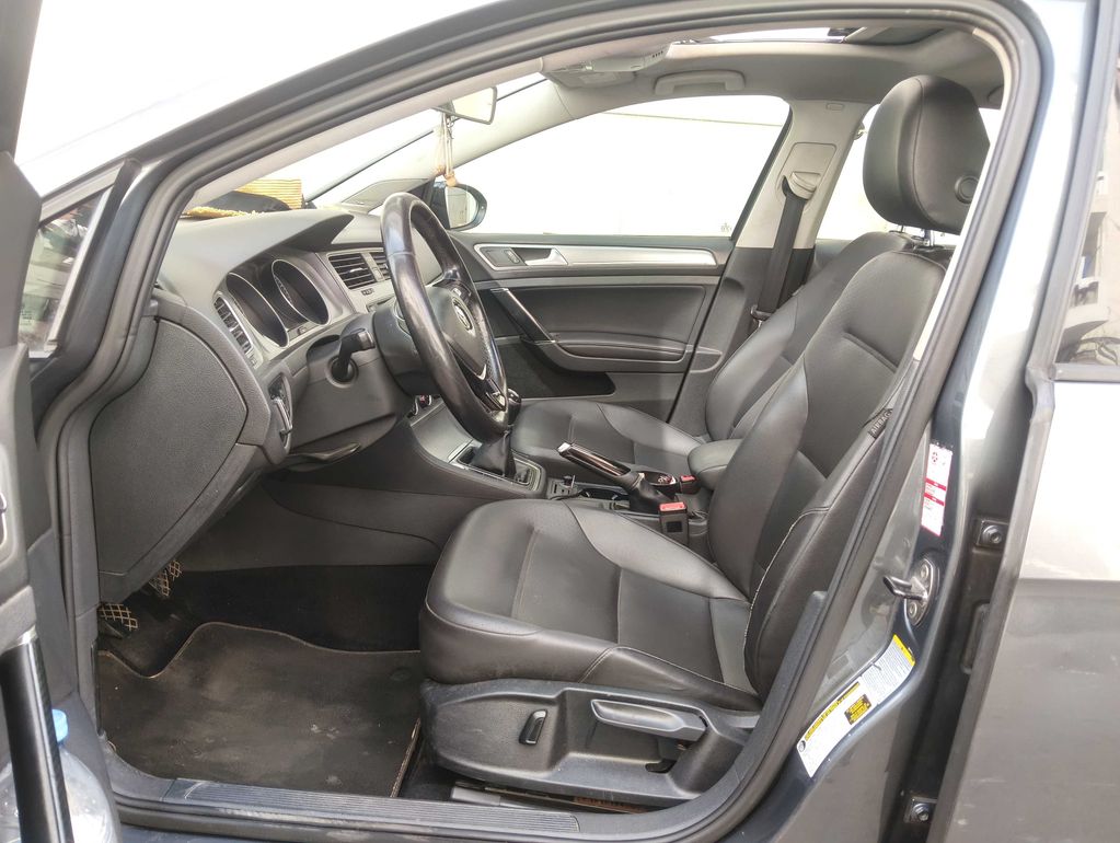 VOLKSWAGEN Golf 2018