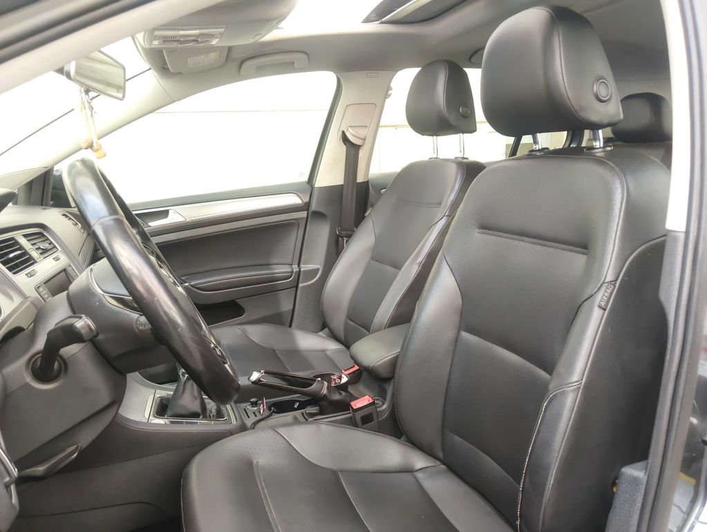 VOLKSWAGEN Golf 2018