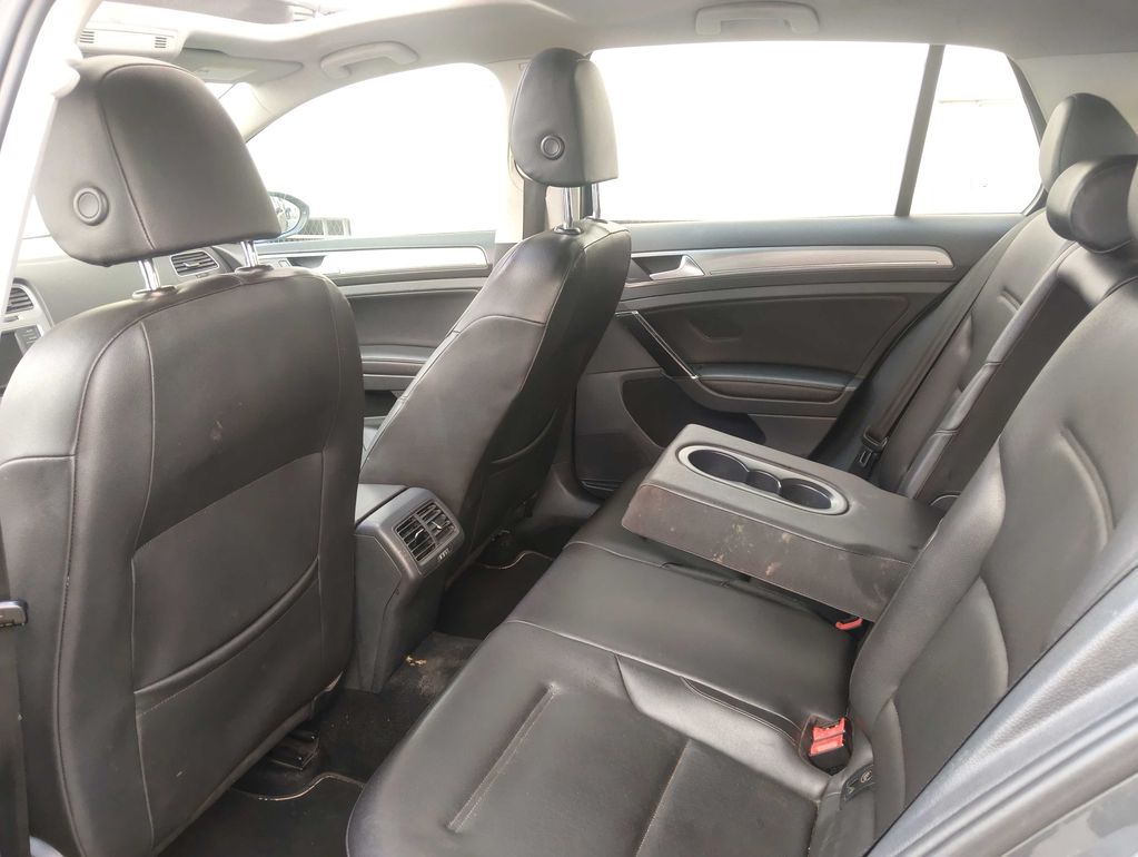 VOLKSWAGEN Golf 2018