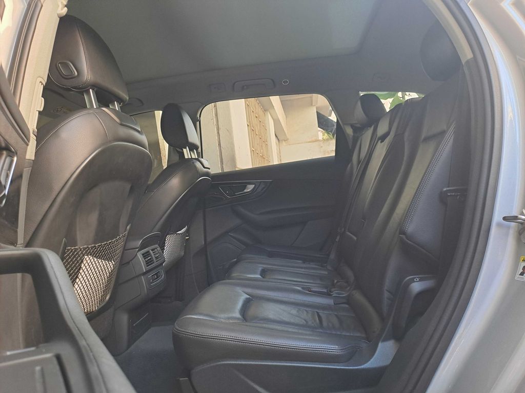 AUDI Q7 2022