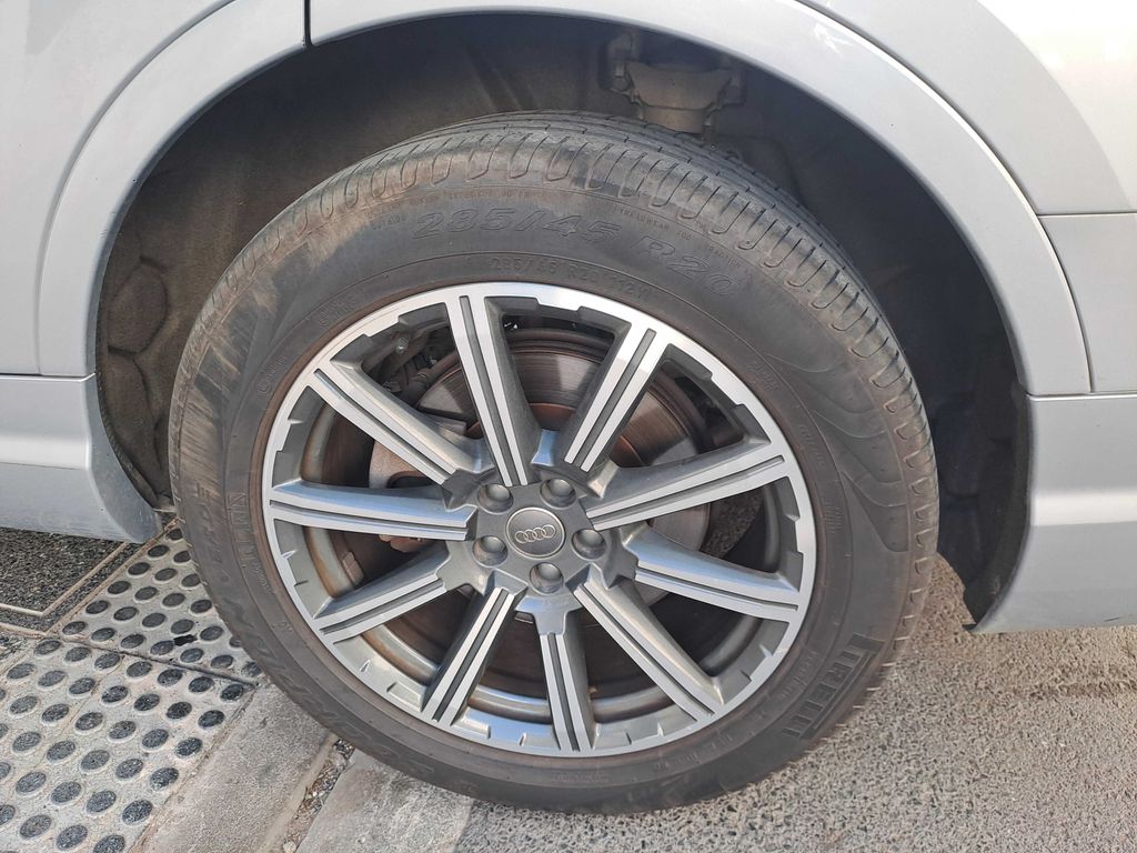 AUDI Q7 2022