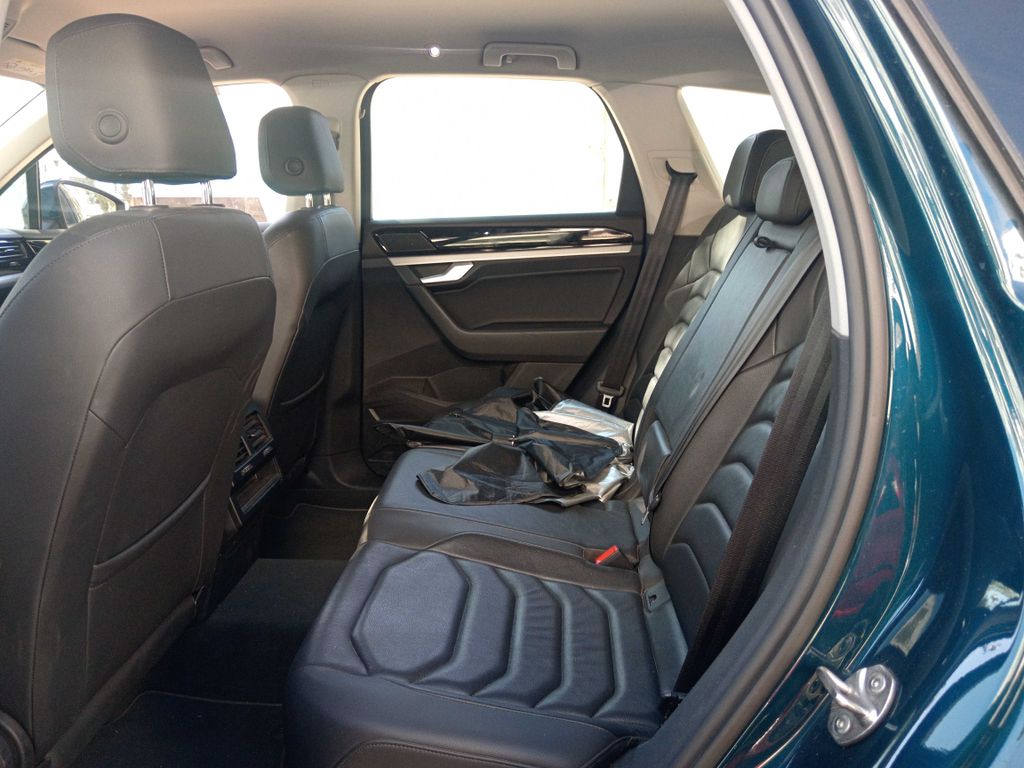 VOLKSWAGEN Touareg 2021