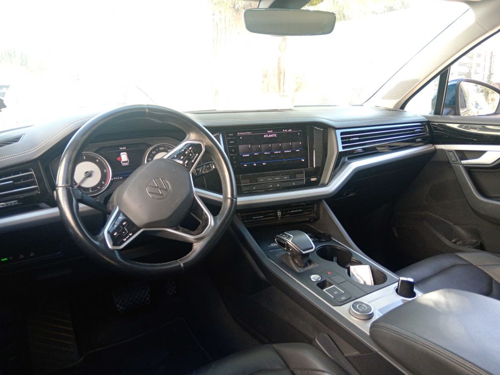 VOLKSWAGEN Touareg 2021