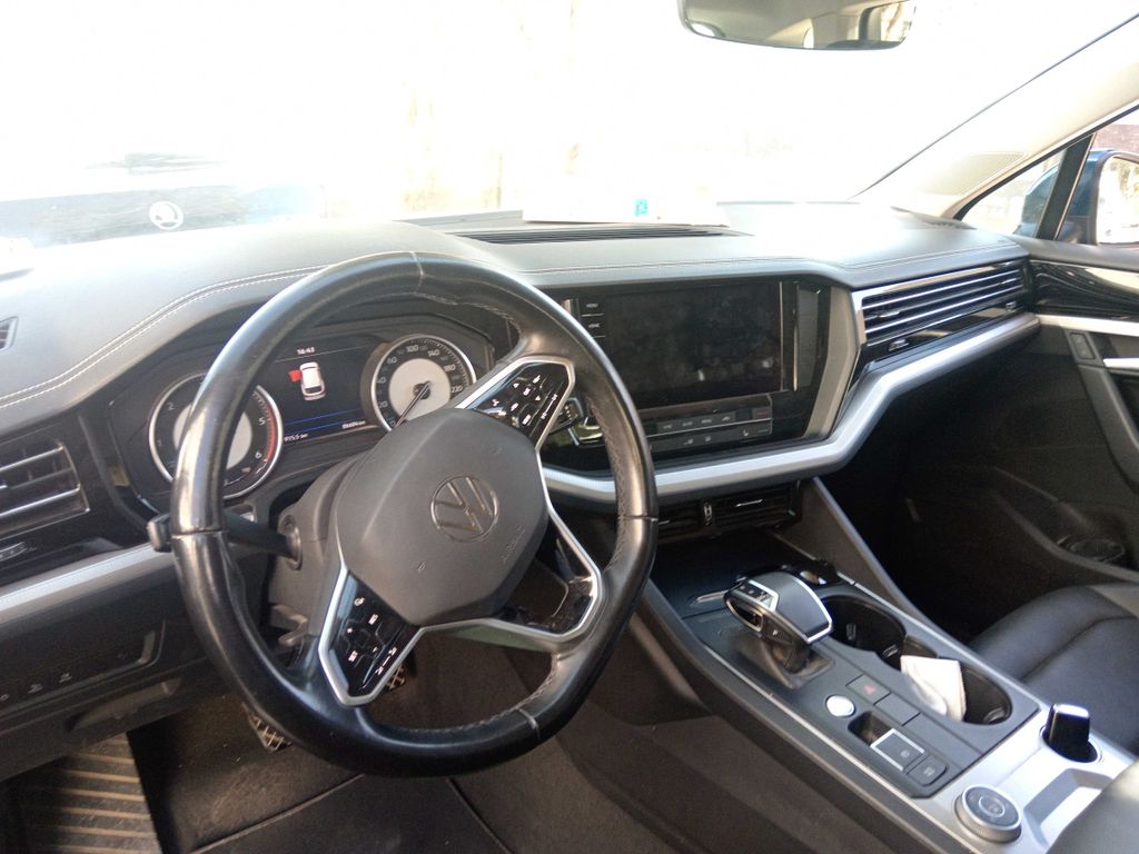 VOLKSWAGEN Touareg 2021