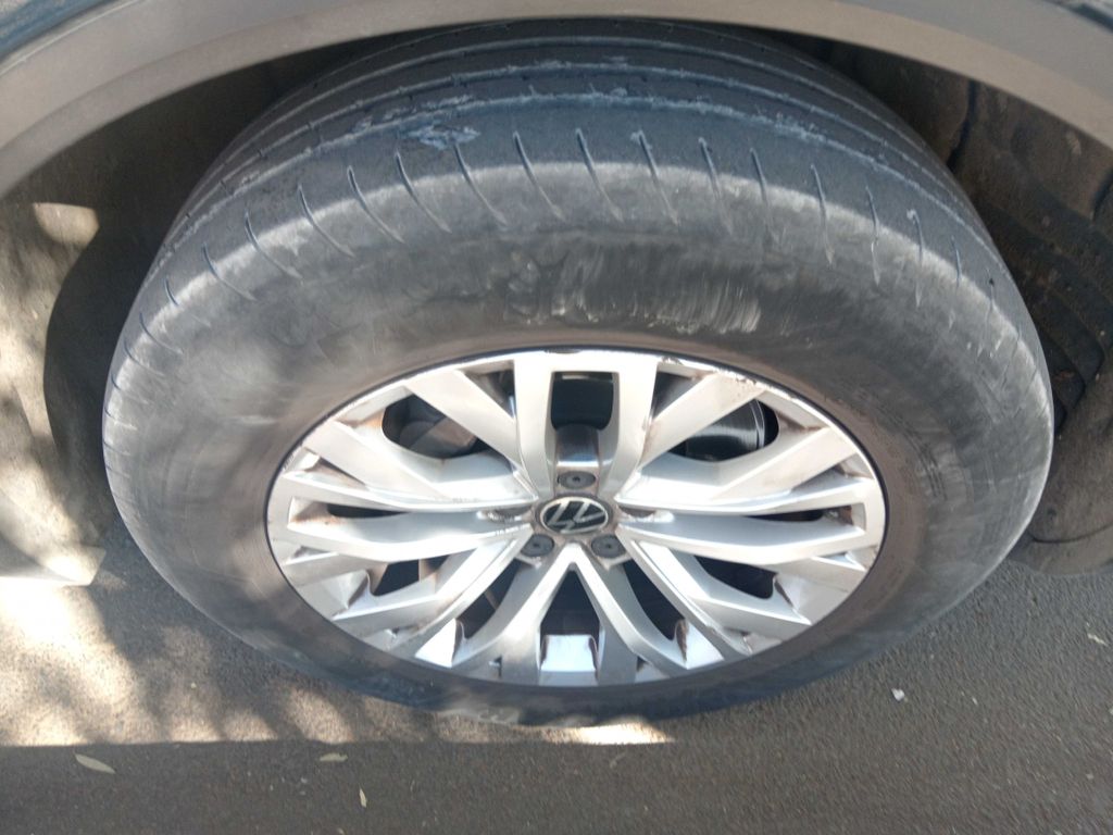 VOLKSWAGEN Touareg 2021