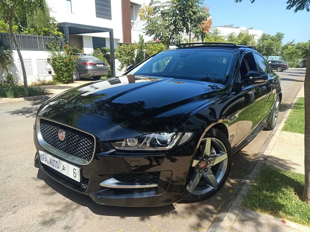 JAGUAR XE