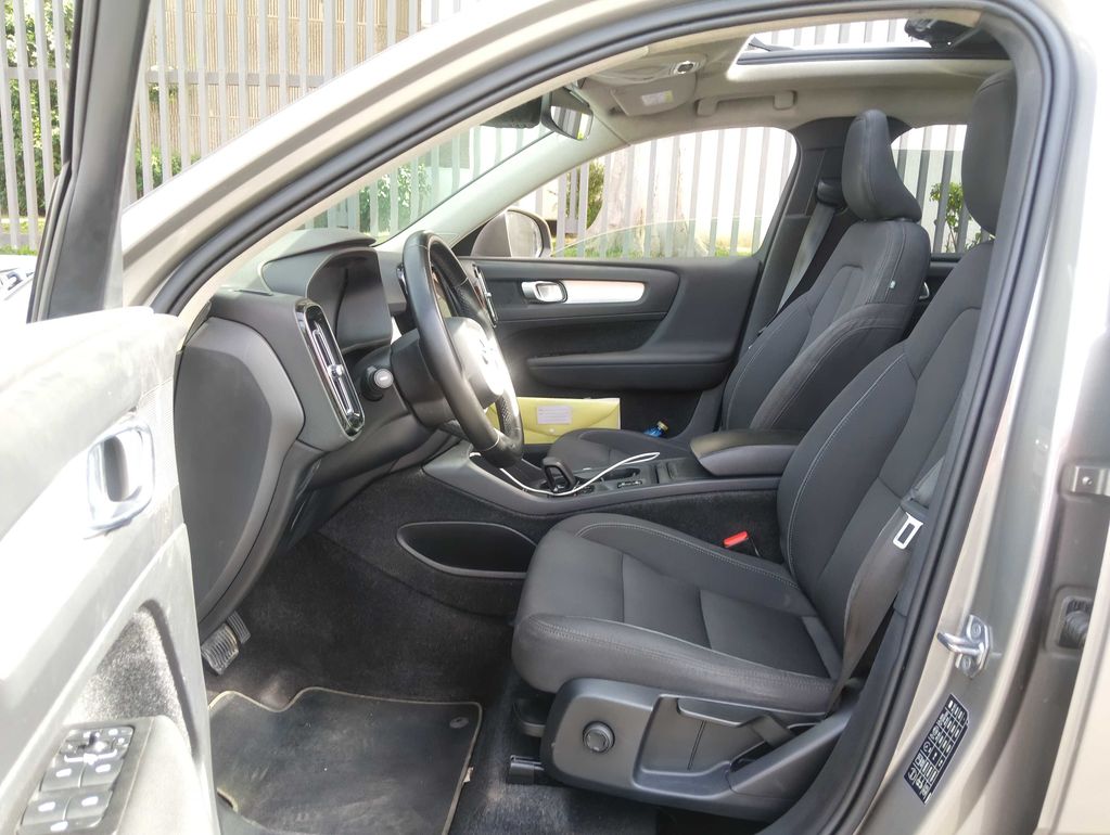 VOLVO XC40 2021