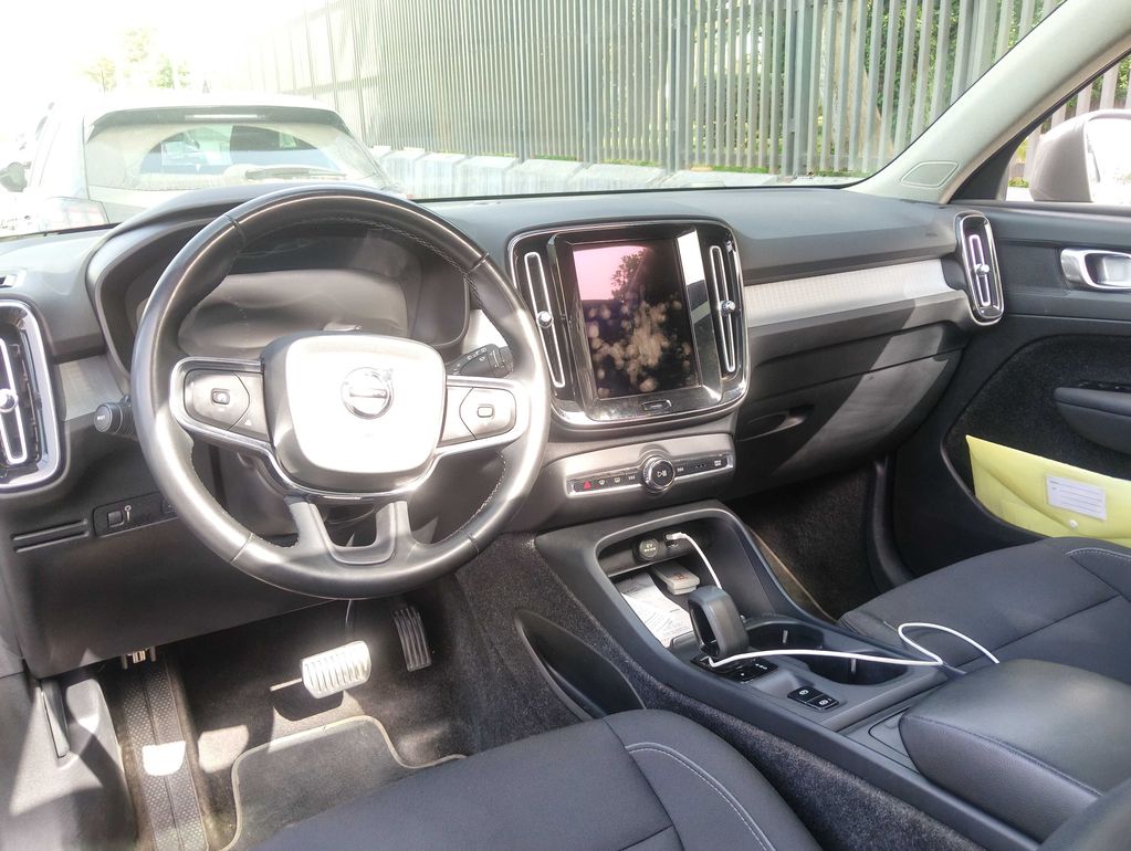 VOLVO XC40 2021
