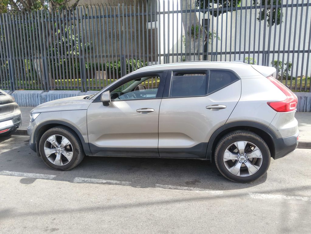 VOLVO XC40 2021