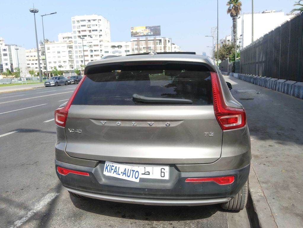VOLVO XC40 2021