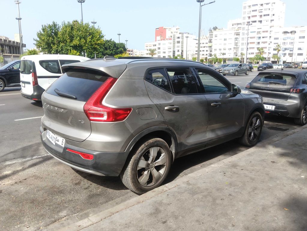 VOLVO XC40 2021