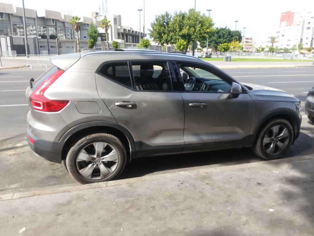 VOLVO XC40 2021