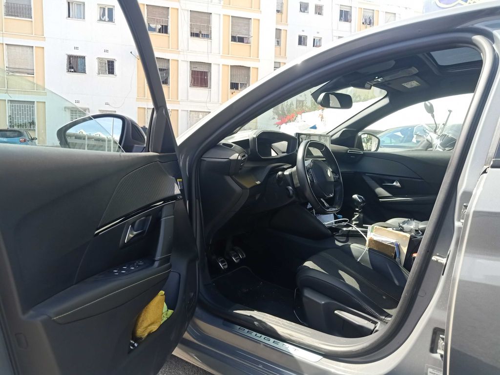 PEUGEOT 208 2025