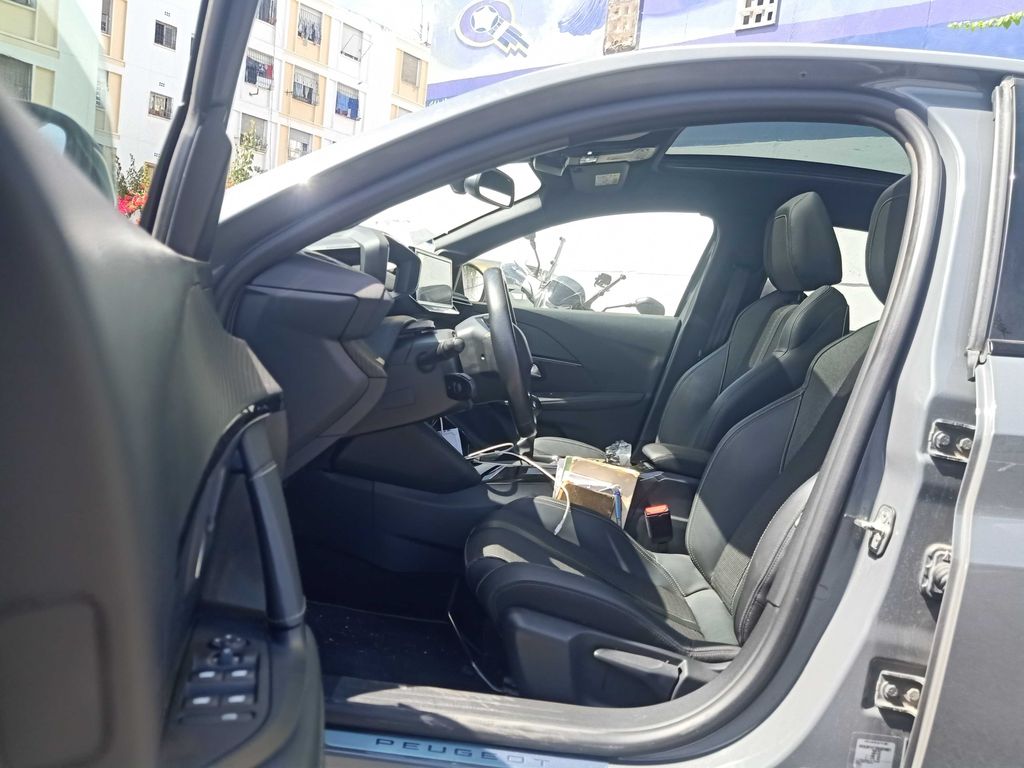 PEUGEOT 208 2025