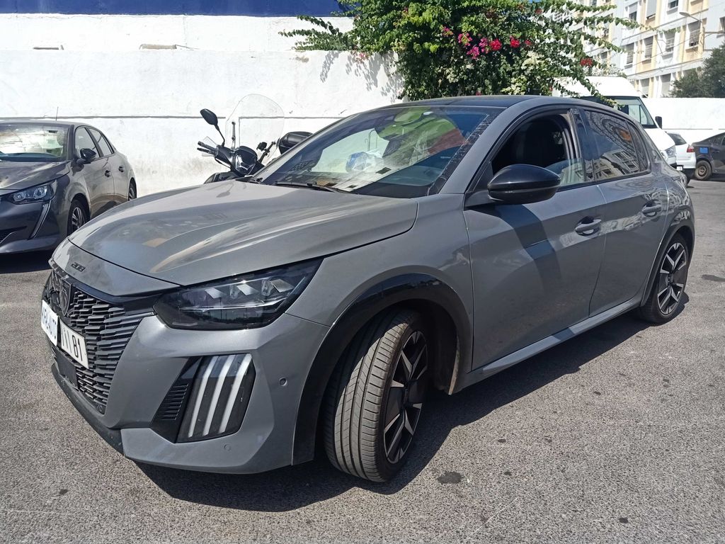 PEUGEOT 208