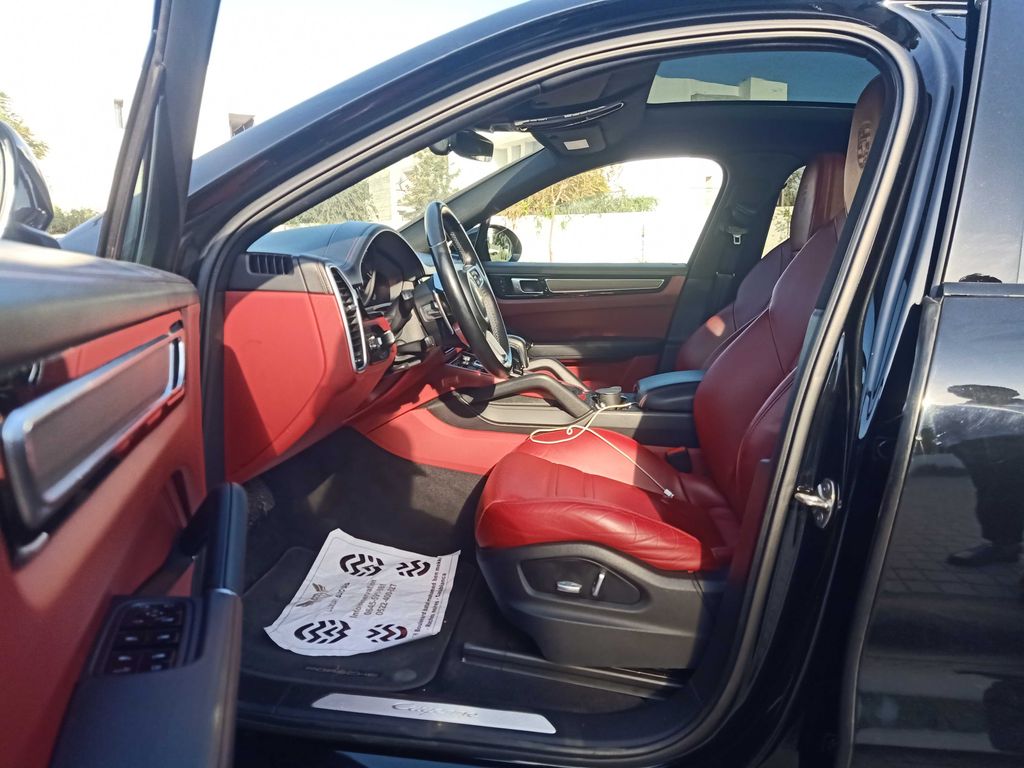PORSCHE CAYENNE COUPE 2020