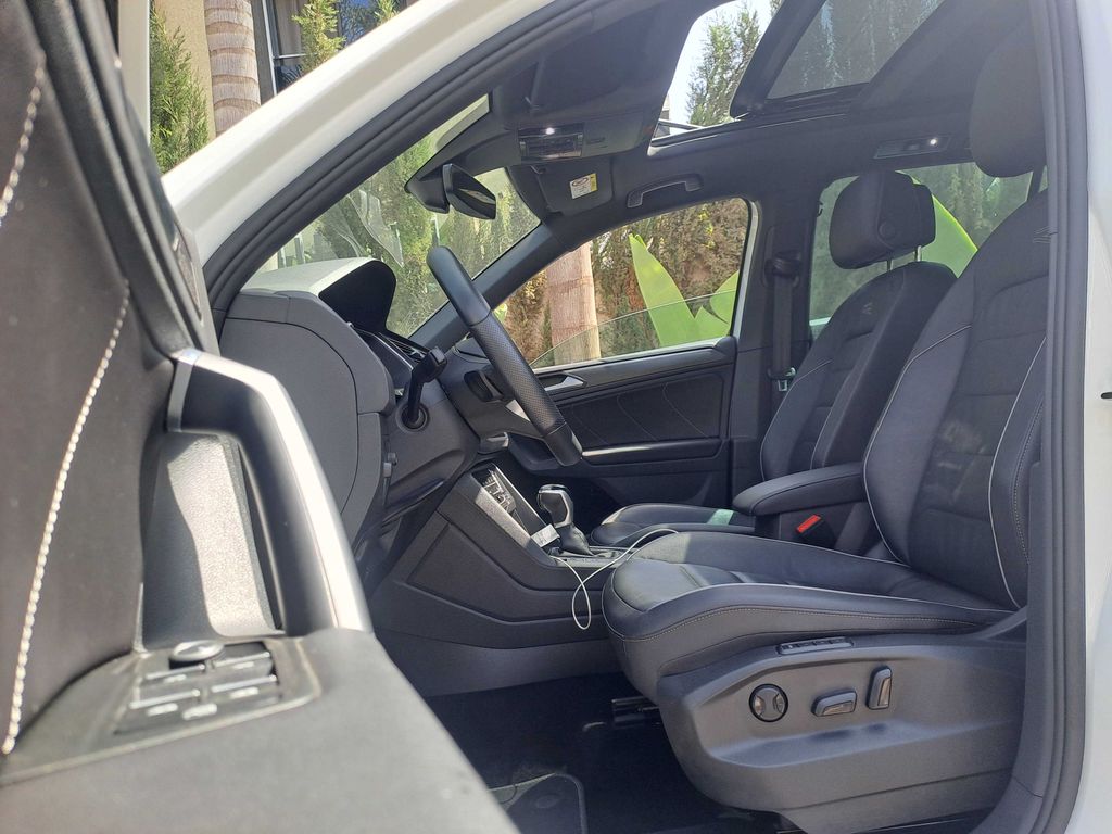 VOLKSWAGEN Tiguan 2024