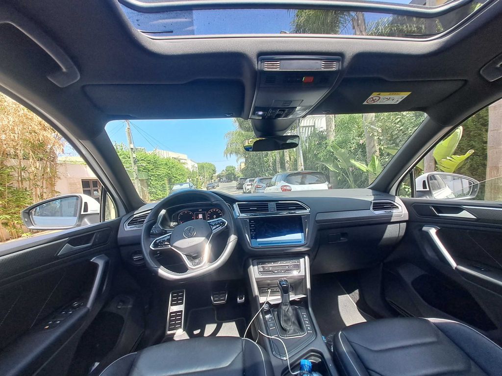 VOLKSWAGEN Tiguan 2024