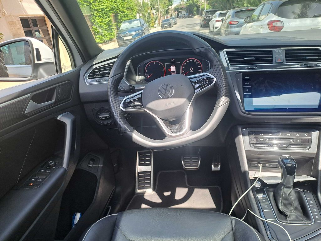 VOLKSWAGEN Tiguan 2024
