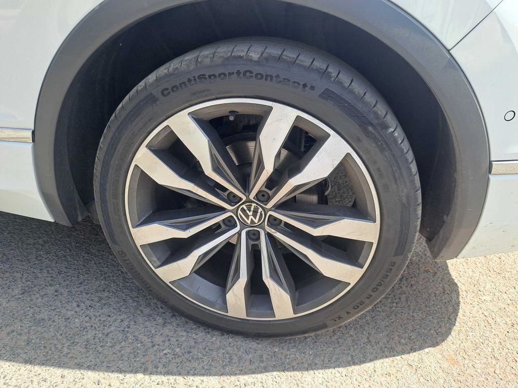 VOLKSWAGEN Tiguan 2024
