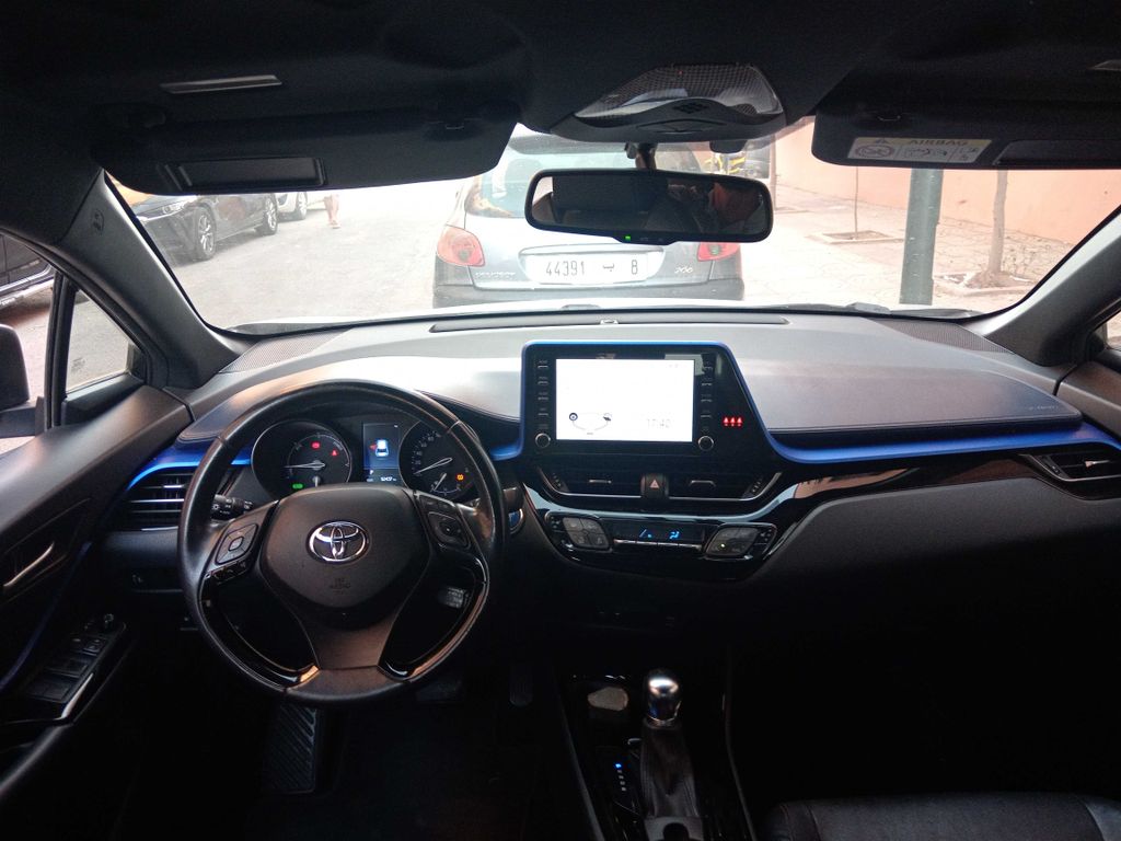 TOYOTA C-HR 2021