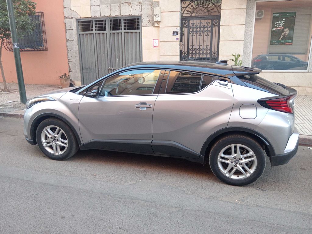 TOYOTA C-HR 2021
