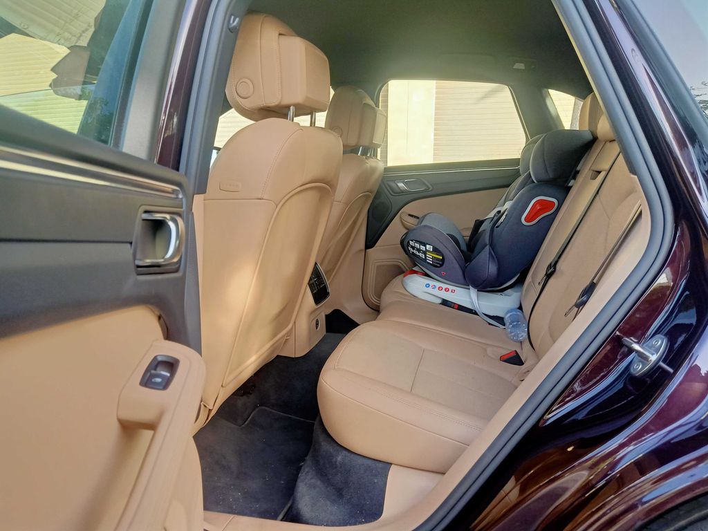 PORSCHE Macan 2025