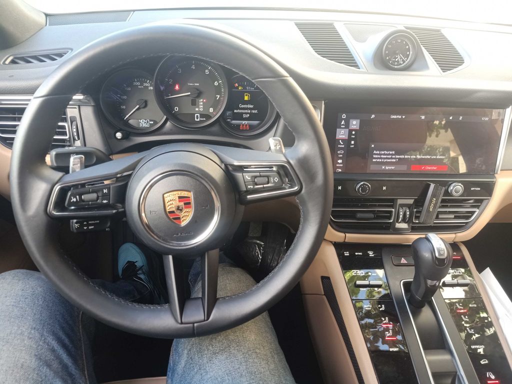 PORSCHE Macan 2025