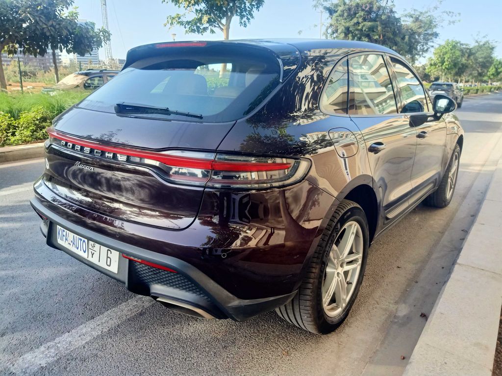 PORSCHE Macan 2025