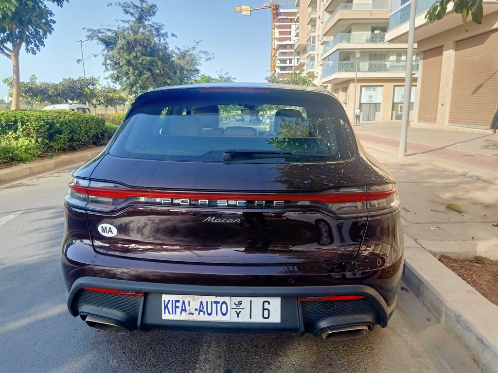 PORSCHE Macan 2025