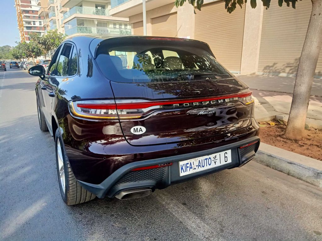 PORSCHE Macan 2025