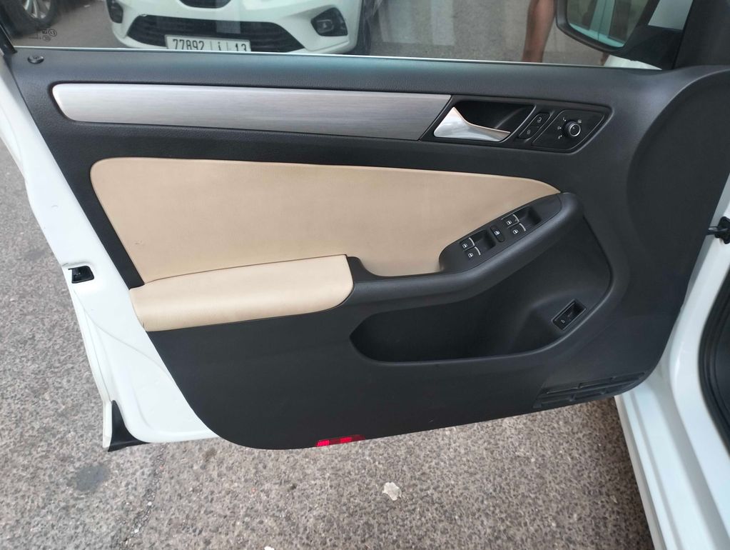 VOLKSWAGEN Jetta 2017