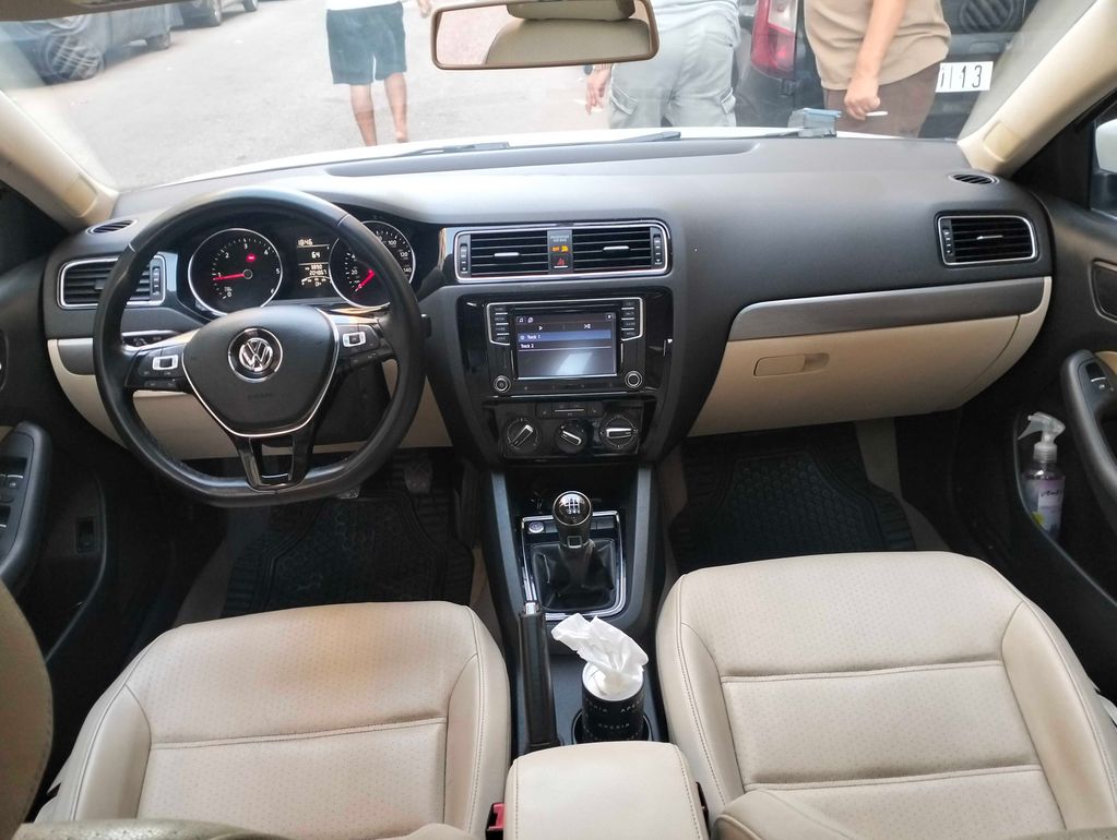 VOLKSWAGEN Jetta 2017