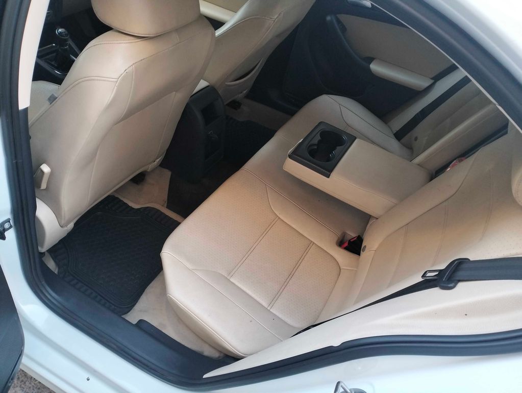 VOLKSWAGEN Jetta 2017