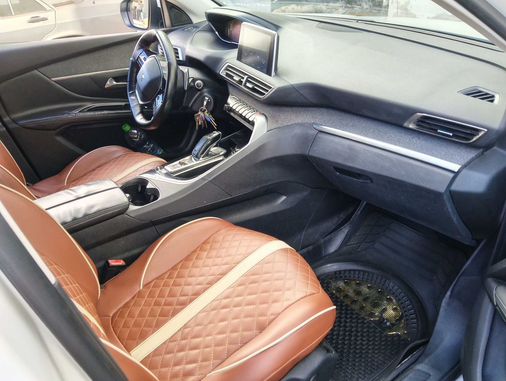 PEUGEOT 3008 2019