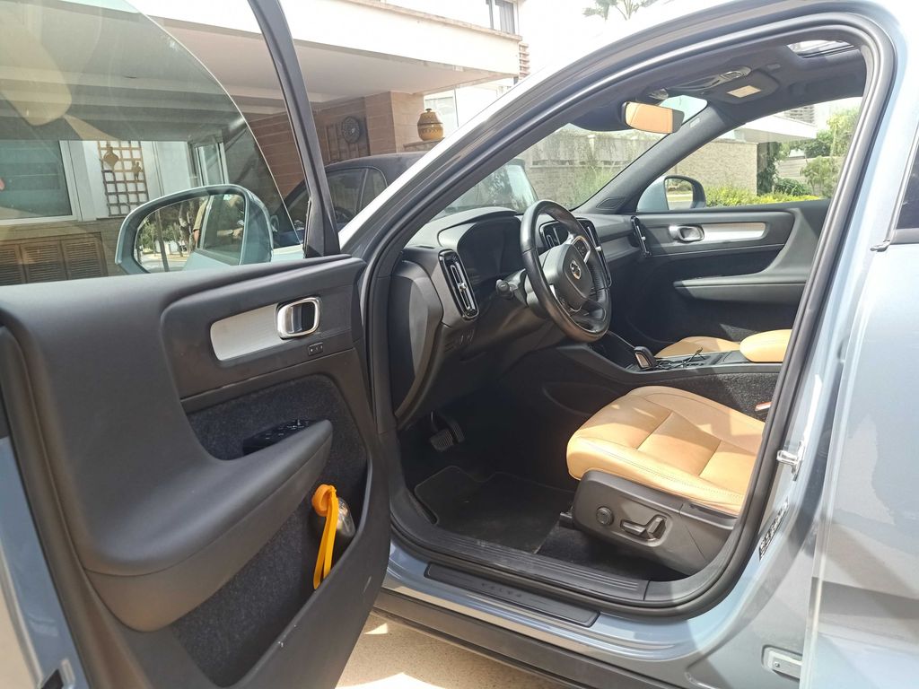 VOLVO XC40 2020
