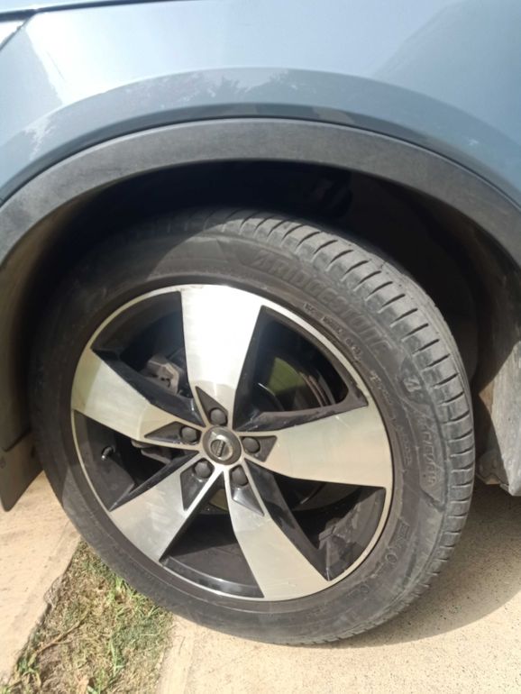 VOLVO XC40 2020