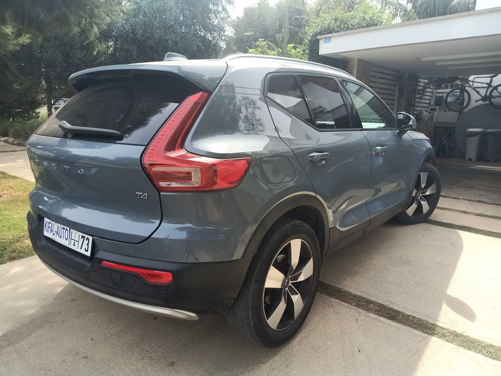 VOLVO XC40 2020