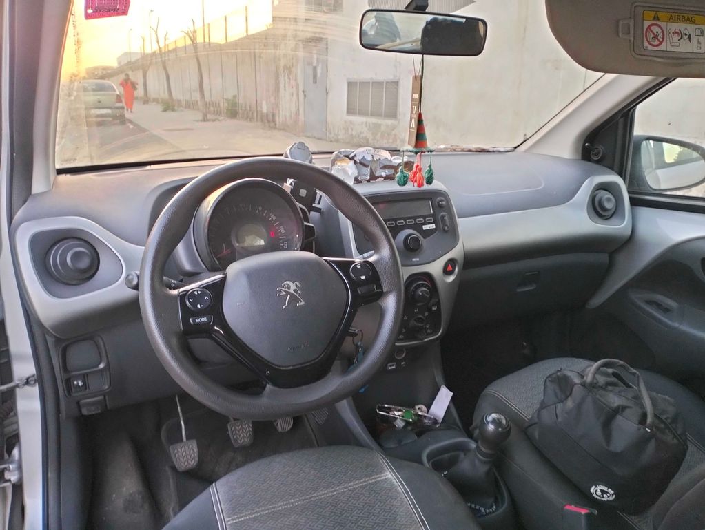 PEUGEOT 108 2018