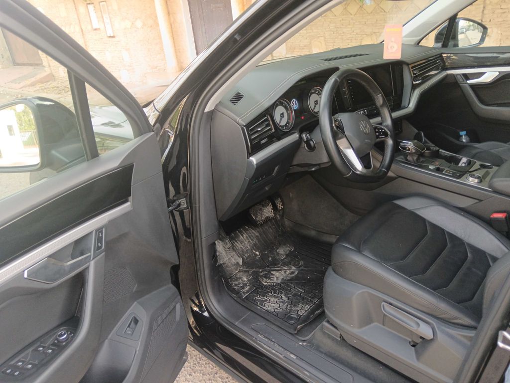 VOLKSWAGEN Touareg 2023