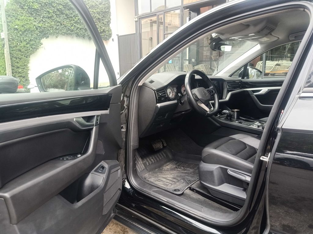 VOLKSWAGEN Touareg 2023