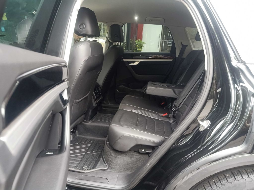 VOLKSWAGEN Touareg 2023