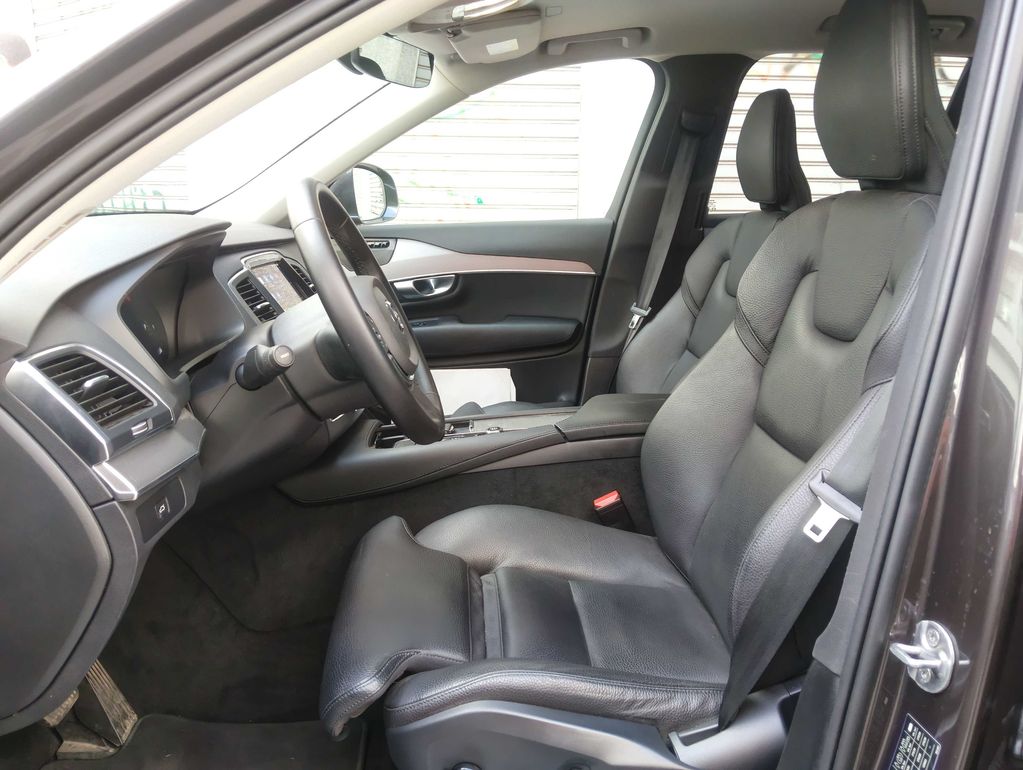 VOLVO XC90 2023