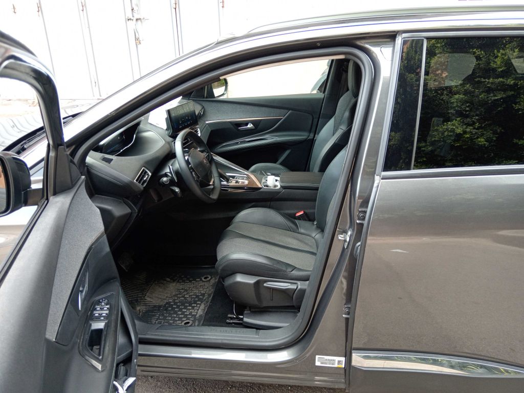 PEUGEOT 3008 2021