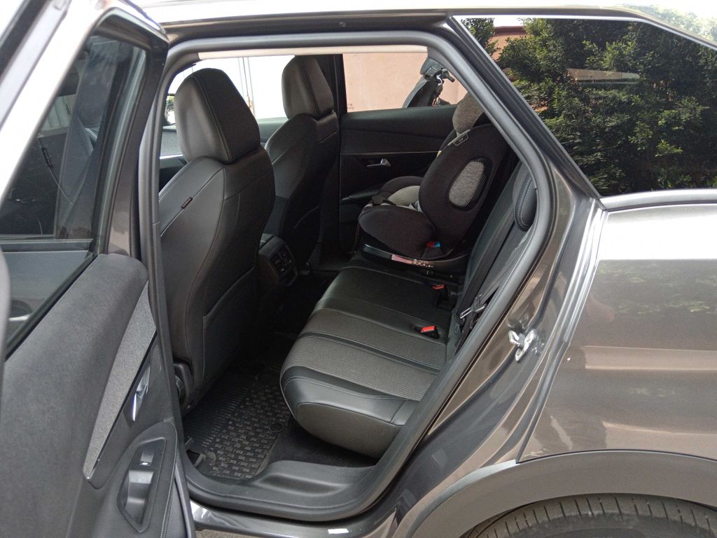 PEUGEOT 3008 2021