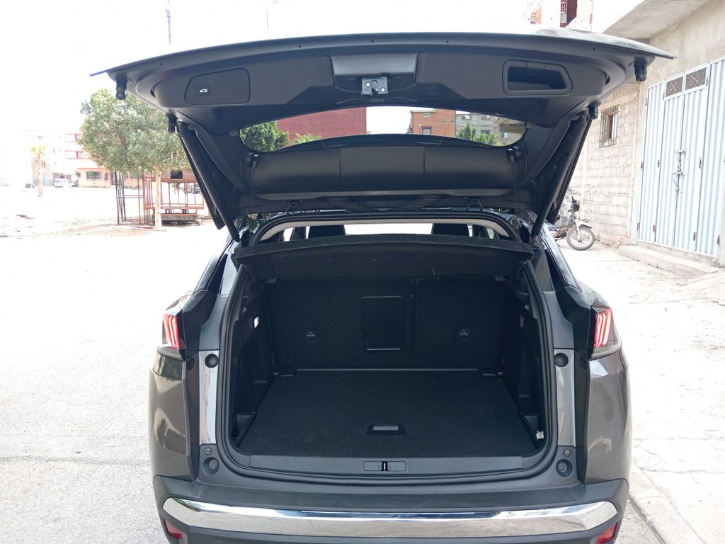 PEUGEOT 3008 2021