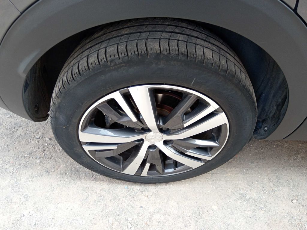 PEUGEOT 3008 2021