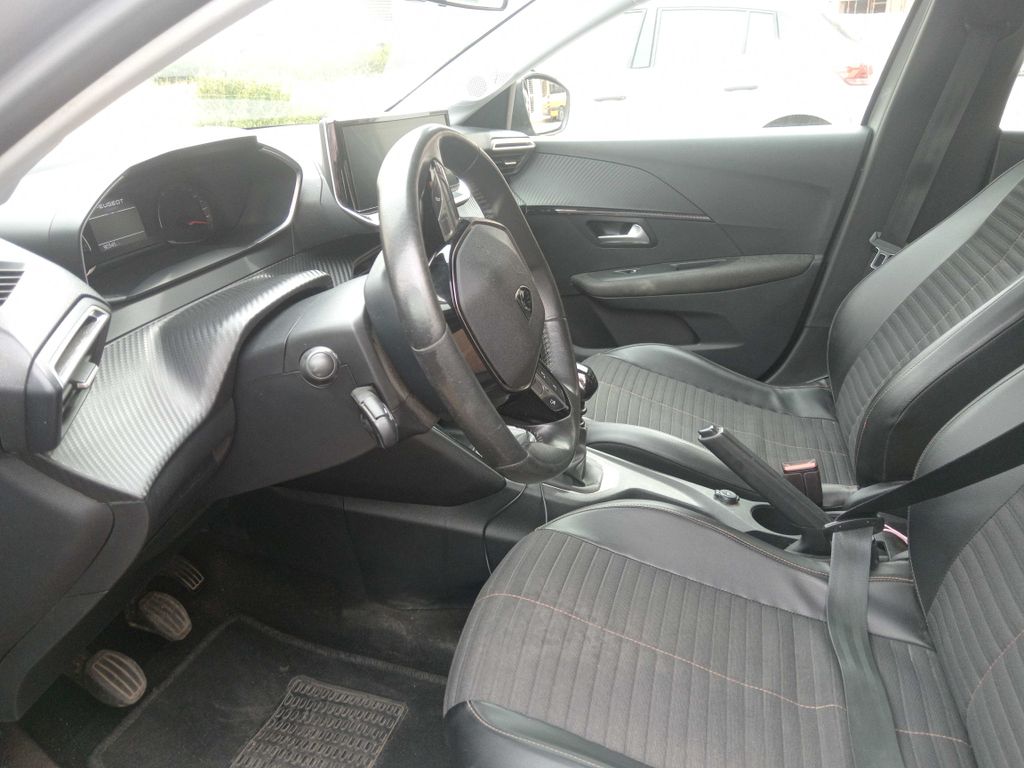 PEUGEOT 208 2025