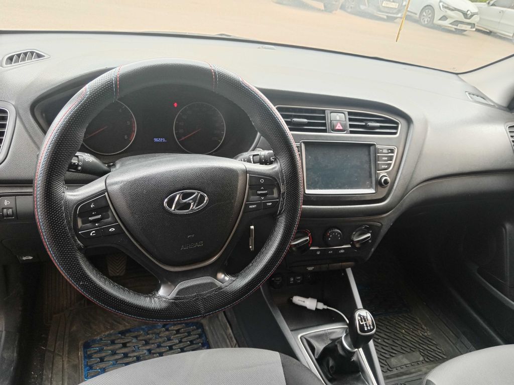 HYUNDAI i20 2021