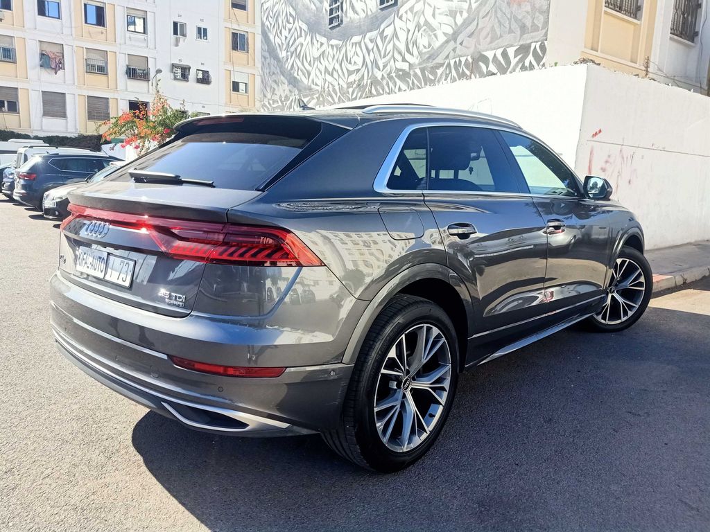 AUDI Q8 2021